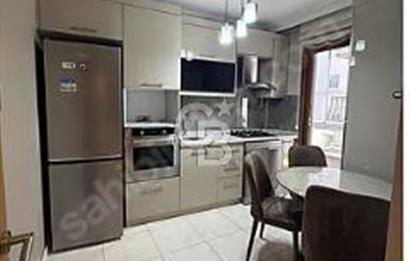 ÜSKÜDAR MERKEZ de SATILIK 3+1 SAHİLE YAKIN GENİŞ ARA KAT