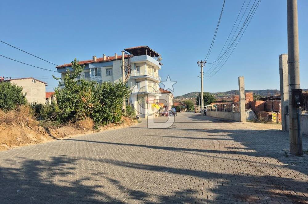 Kula Seyit Ali Mahallesi'nde 3 Katlı Bina (2 Daire, 2 Dükkan)