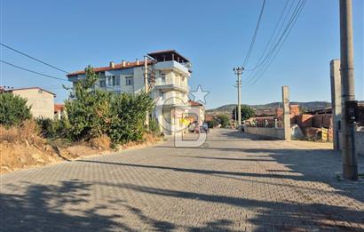 Kula Seyit Ali Mahallesi'nde 3 Katlı Bina (2 Daire, 2 Dükkan)
