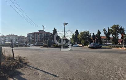 Kula Seyit Ali Mahallesi'nde 3 Katlı Bina (2 Daire, 2 Dükkan)