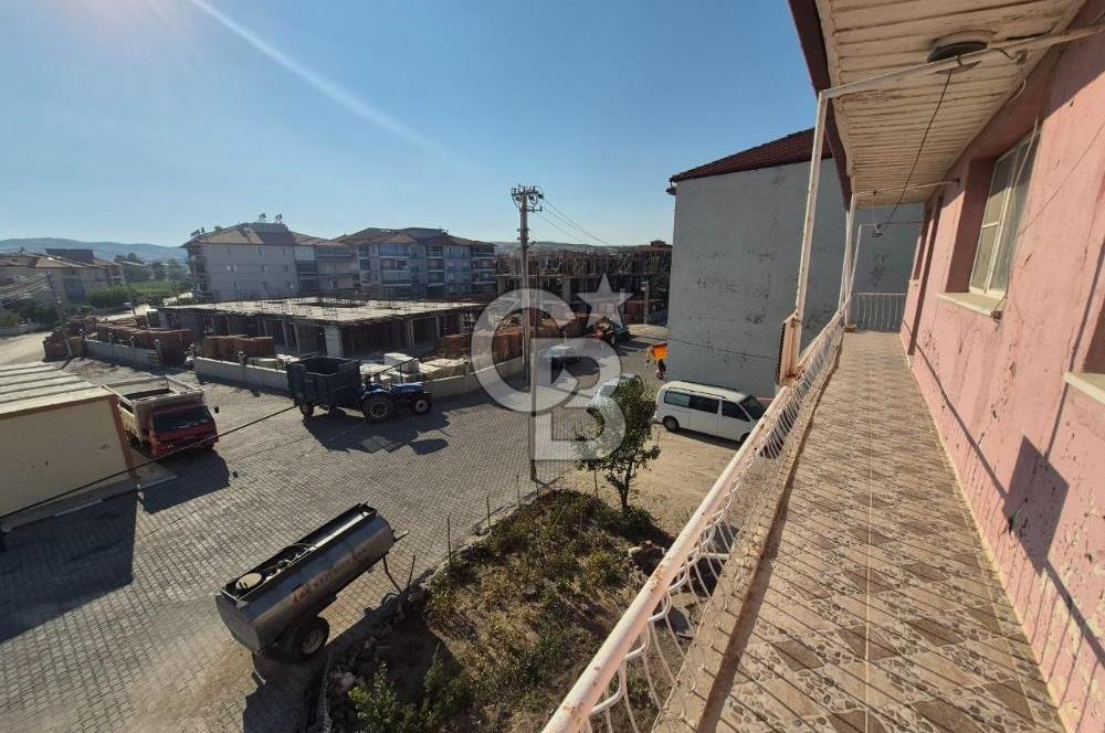 Kula Seyit Ali Mahallesi'nde 3 Katlı Bina (2 Daire, 2 Dükkan)