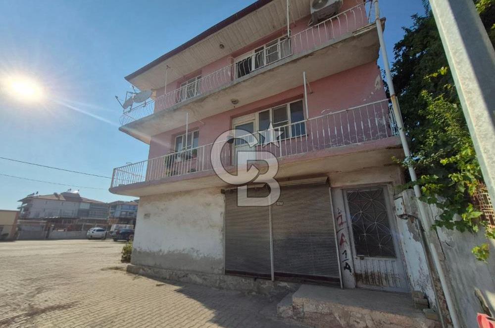 Kula Seyit Ali Mahallesi'nde 3 Katlı Bina (2 Daire, 2 Dükkan)