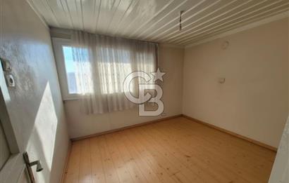 Kula Seyit Ali Mahallesi'nde 3 Katlı Bina (2 Daire, 2 Dükkan)