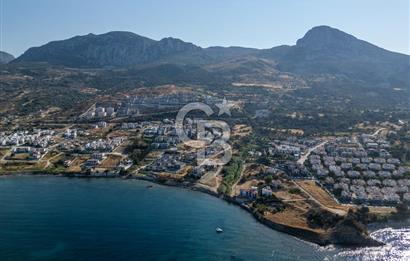 KARABURUN'DA ADA MANZARALI,GENİŞ BAHÇELİ MÜSTAKİL 3 KATLI YAZLIK