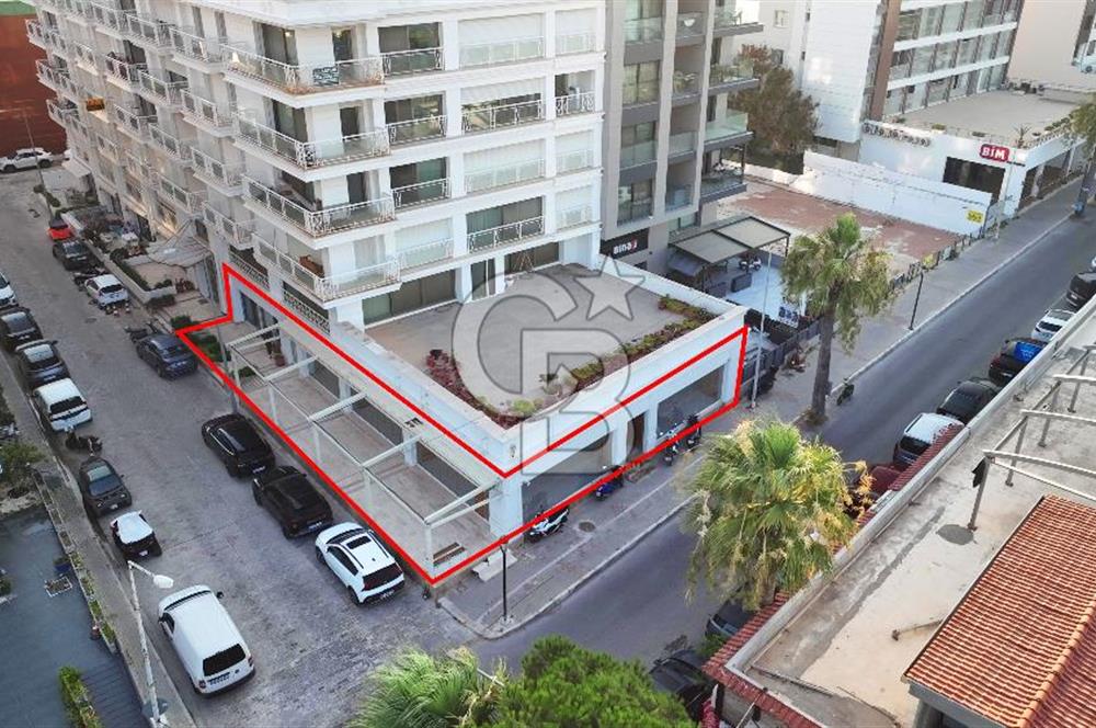 ÇEŞME ILICA MERKEZDE HARİKA KONUMA SAHİP SATILIK DÜKKAN & MAĞAZA