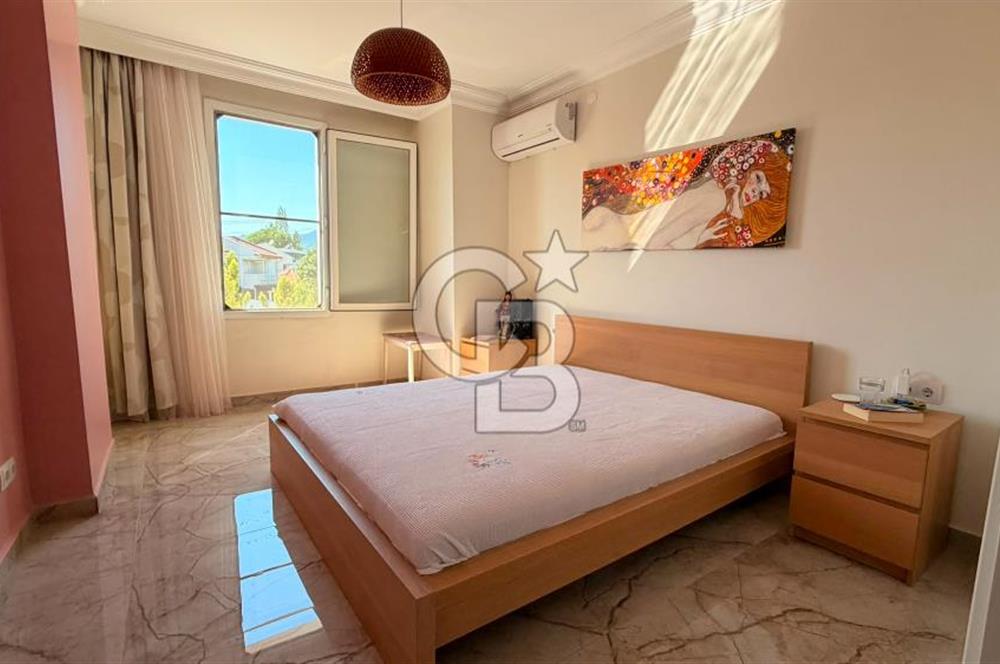 Denize Sıfır Konumda, 330 m² Açık Alanlı Sitede 4+1 Dubleks Villa