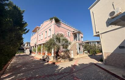 Denize Sıfır Konumda, 330 m² Açık Alanlı Sitede 4+1 Dubleks Villa