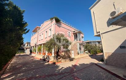 Denize Sıfır Konumda, 330 m² Açık Alanlı Sitede 4+1 Dubleks Villa