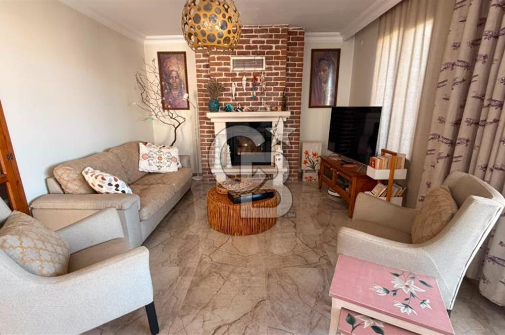 Denize Sıfır Konumda, 330 m² Açık Alanlı Sitede 4+1 Dubleks Villa