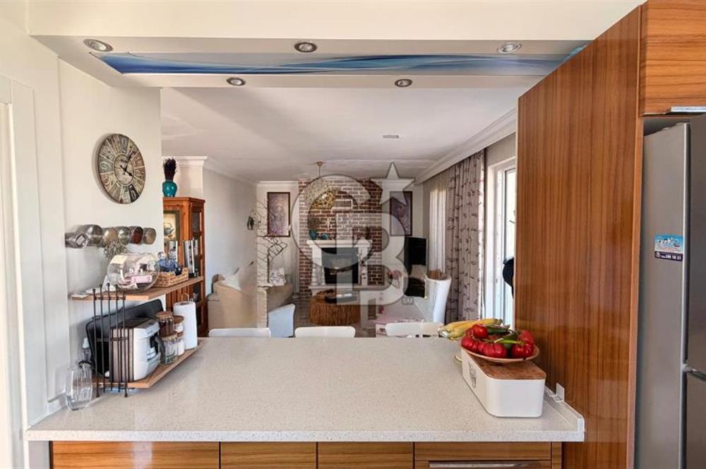 Denize Sıfır Konumda, 330 m² Açık Alanlı Sitede 4+1 Dubleks Villa