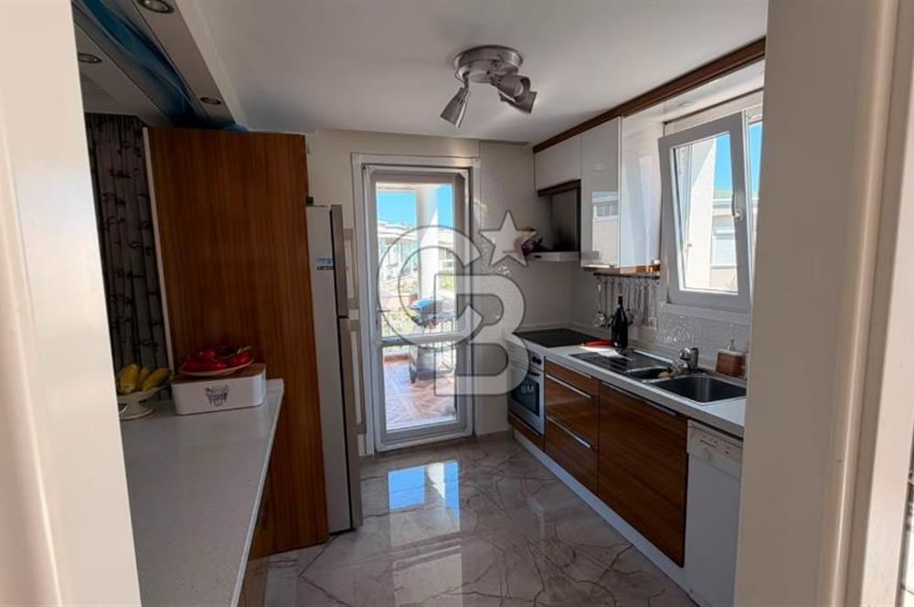 Denize Sıfır Konumda, 330 m² Açık Alanlı Sitede 4+1 Dubleks Villa