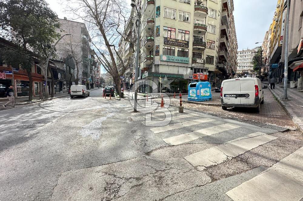 İZMİT İNÖNÜ CADDESİ OĞUZ İŞ MERKEZİN'NDE SATILIK DÜKKAN