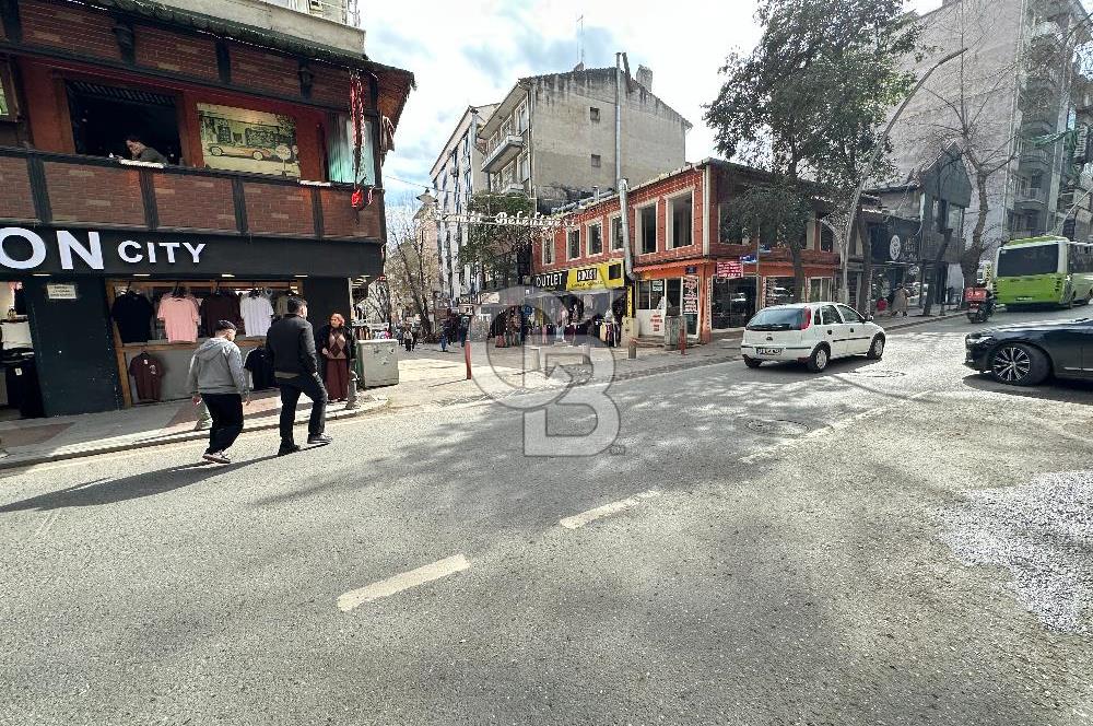 İZMİT İNÖNÜ CADDESİ OĞUZ İŞ MERKEZİN'NDE SATILIK DÜKKAN