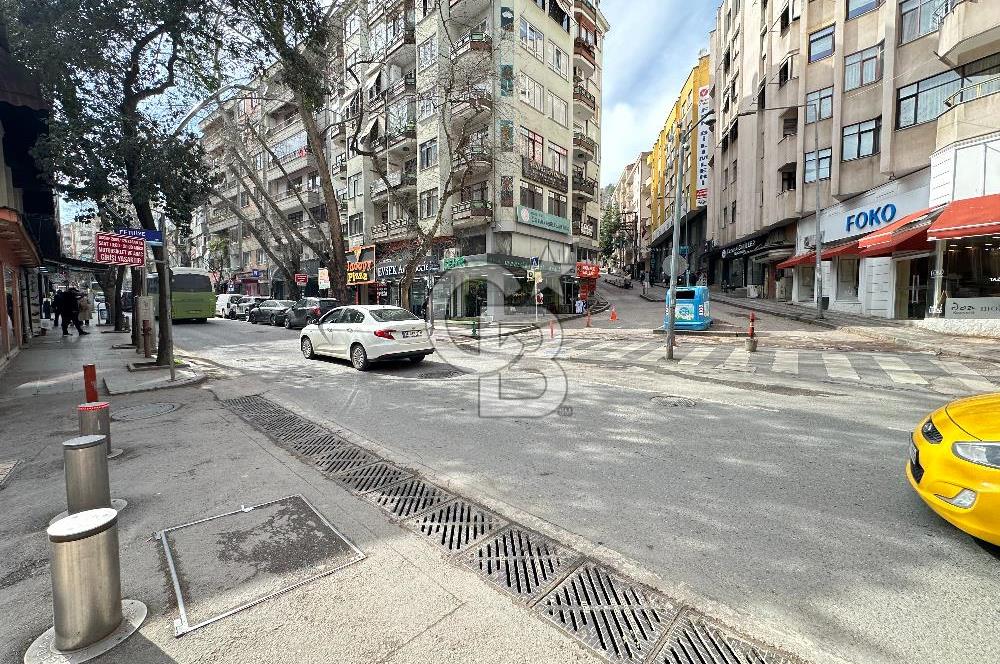 İZMİT İNÖNÜ CADDESİ OĞUZ İŞ MERKEZİN'NDE SATILIK DÜKKAN