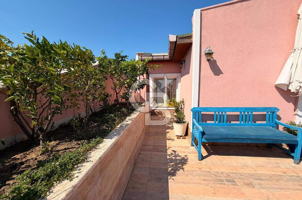 Denize Sıfır Konumda, 330 m² Açık Alanlı Sitede 4+1 Dubleks Villa