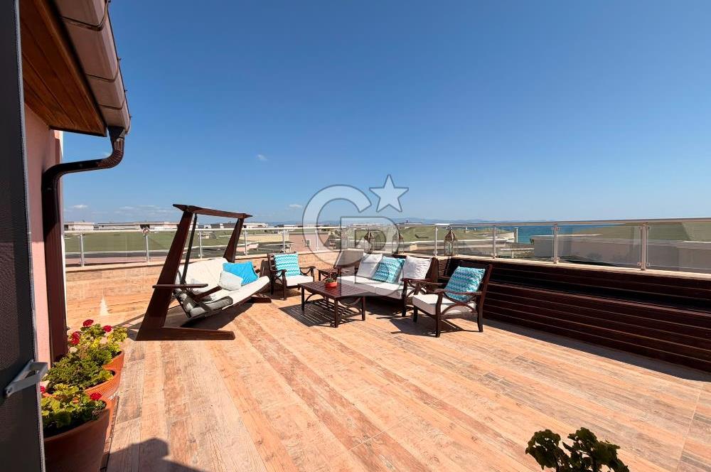 Denize Sıfır Konumda, 330 m² Açık Alanlı Sitede 4+1 Dubleks Villa