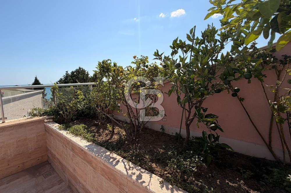 Denize Sıfır Konumda, 330 m² Açık Alanlı Sitede 4+1 Dubleks Villa