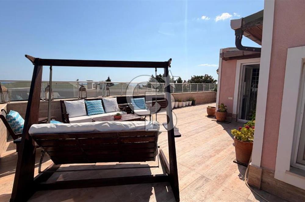 Denize Sıfır Konumda, 330 m² Açık Alanlı Sitede 4+1 Dubleks Villa