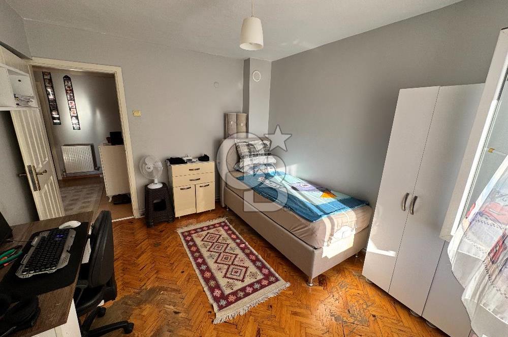 Çiğli Çağdaş Mahallesin De Tadilatlı 3+1 Satılık Daire