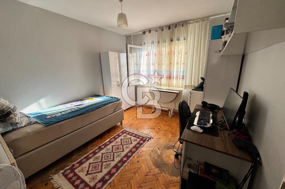 Çiğli Çağdaş Mahallesin De Tadilatlı 3+1 Satılık Daire