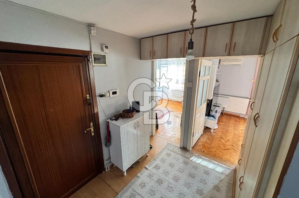 Çiğli Çağdaş Mahallesin De Tadilatlı 3+1 Satılık Daire