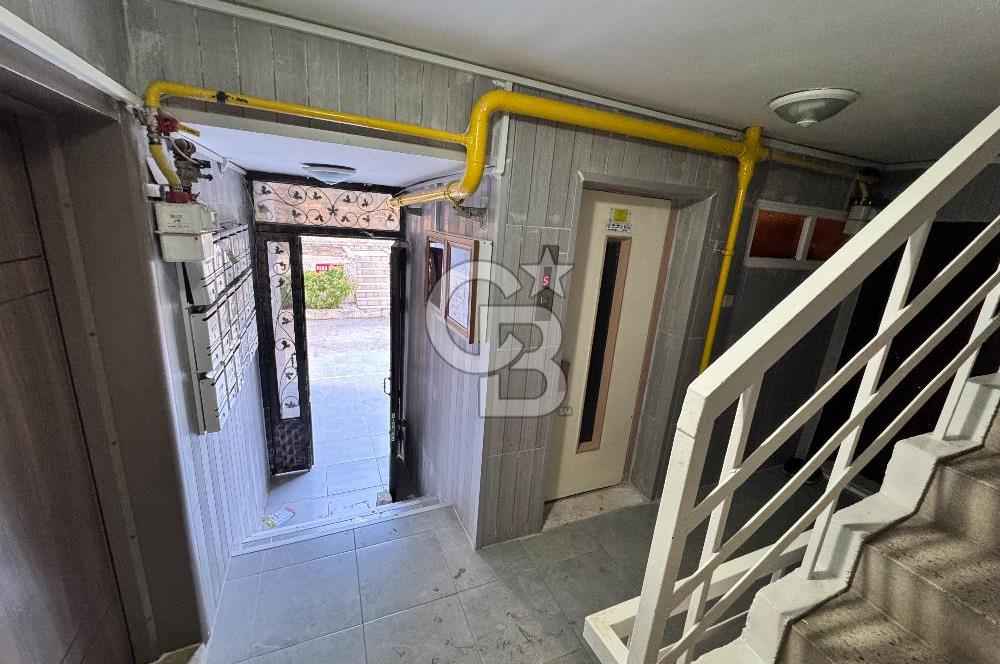 Çiğli Çağdaş Mahallesin De Tadilatlı 3+1 Satılık Daire