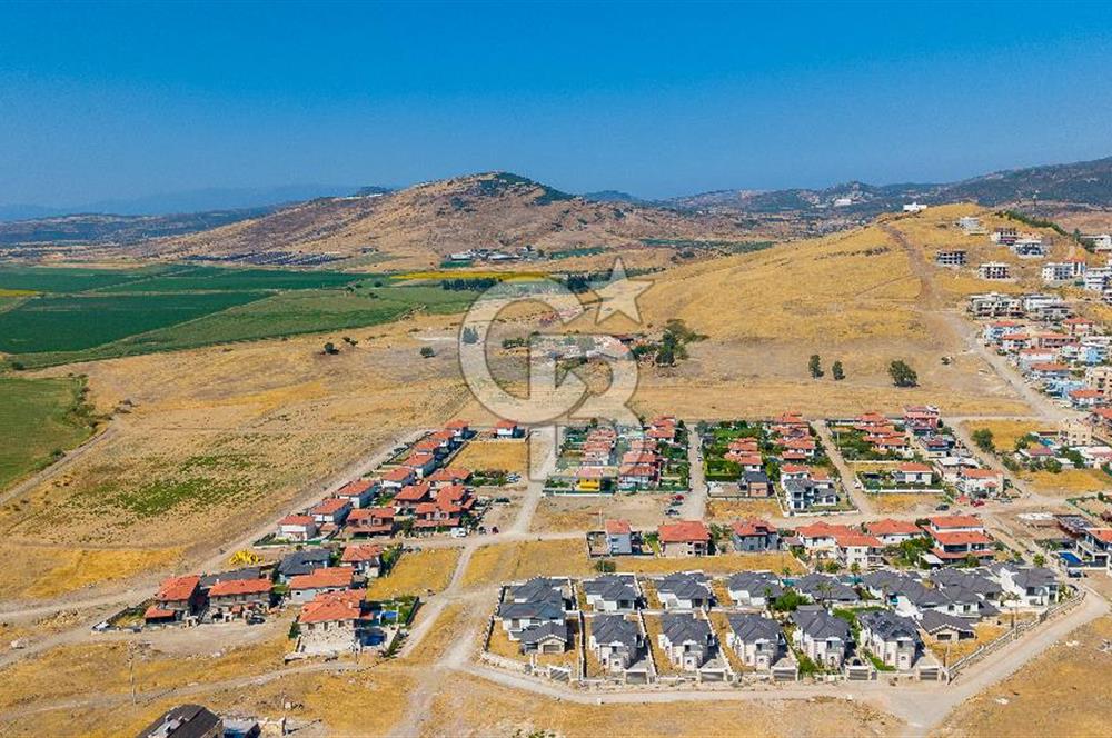 FOÇA BAĞARASINDA AVANTAJLI LOKASYONDA 510 M² VİLLA İMARLI ARSA