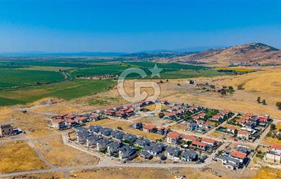 FOÇA BAĞARASINDA AVANTAJLI LOKASYONDA 510 M² VİLLA İMARLI ARSA