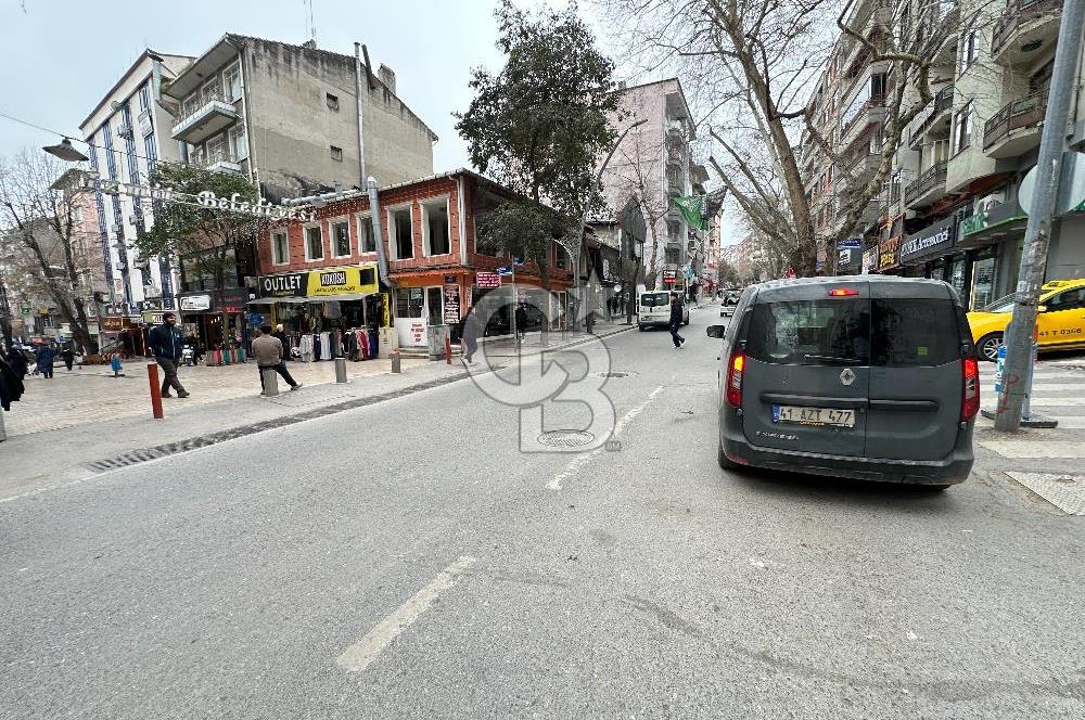 CB AKADEMİ İZMİT ÇARŞI OĞUZ İŞ MERKEZİN'NDE SATILIK DÜKKAN