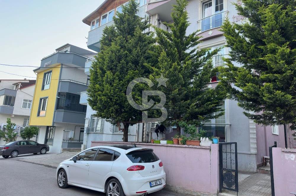 DERİNCE İBNİSİNA MAHALLESİN'DE SATILIK 2+1 DAİRE...