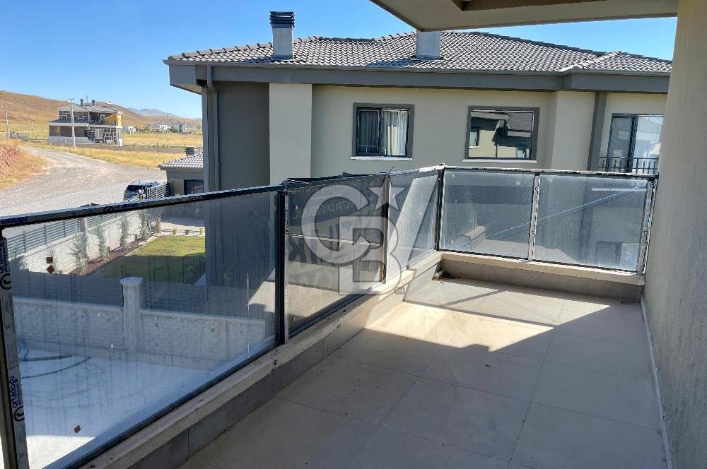 Aksaray Zafer Mahallesinde Satılık 5+1 Lüks Villa