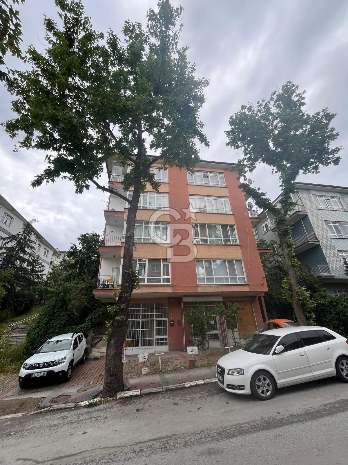 KÜÇÜKESAT BAŞÇAVUŞ SOKAKTA SATILIK 3+1 DAİRE