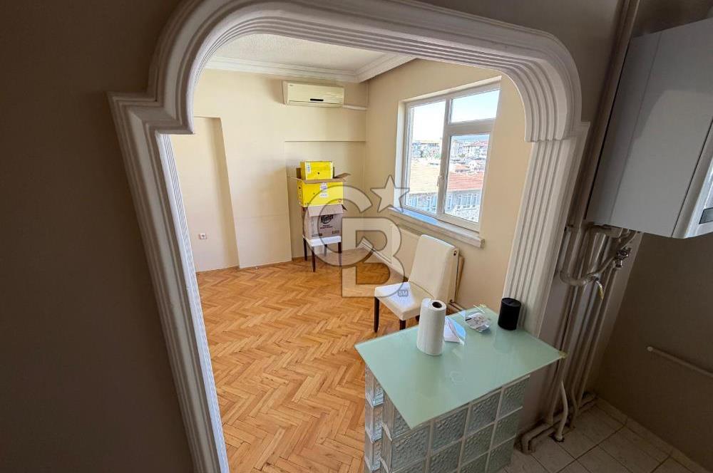 KÜÇÜKESAT BAŞÇAVUŞ SOKAKTA SATILIK 3+1 DAİRE