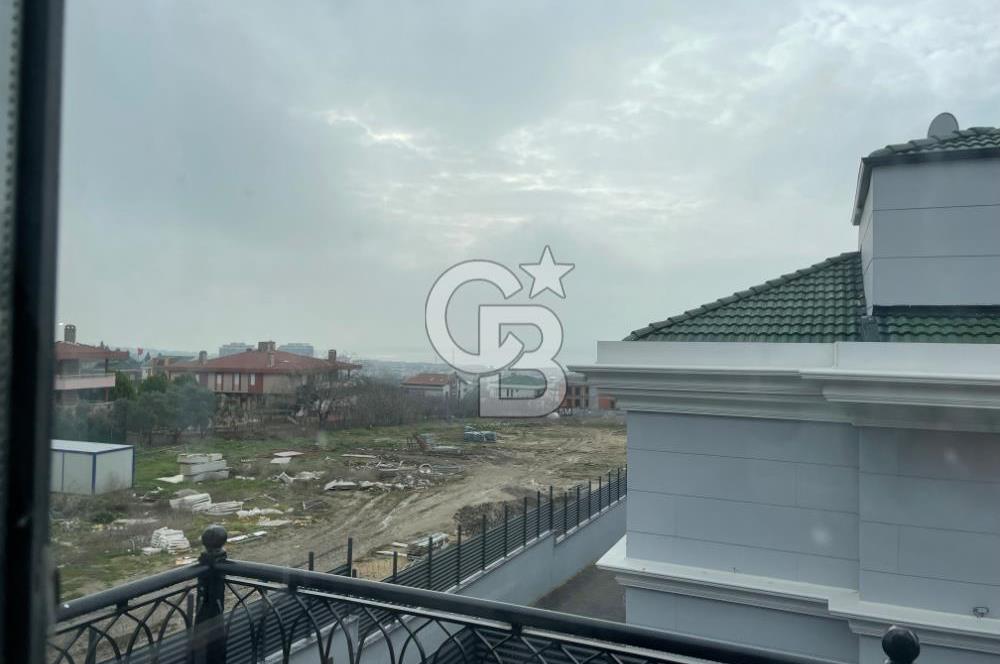 KUMBURGAZ'DA DENİZ MANZARALI SİTE İÇİ HAVUZLU MÜSTAKİL VİLLA
