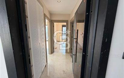 Finike'de Deniz/Havuz Manzaralı 1+1 Lüks Teraslı Daire