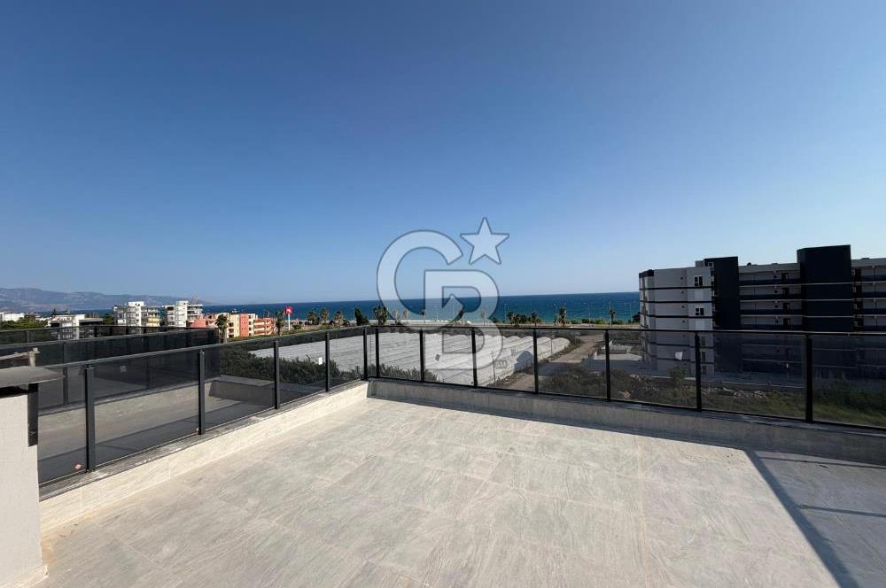 Finike'de Deniz/Havuz Manzaralı 1+1 Lüks Teraslı Daire