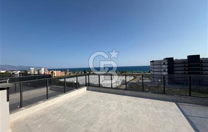 Finike'de Deniz/Havuz Manzaralı 1+1 Lüks Teraslı Daire