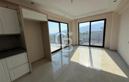 Finike'de Deniz/Havuz Manzaralı 1+1 Lüks Teraslı Daire