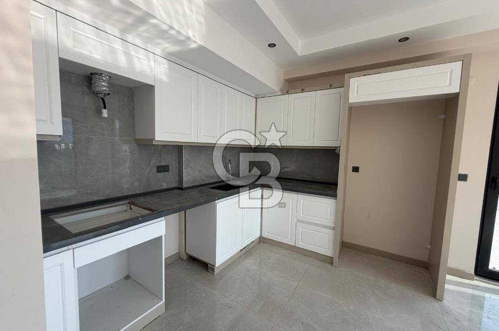 Finike'de Deniz/Havuz Manzaralı 1+1 Lüks Teraslı Daire