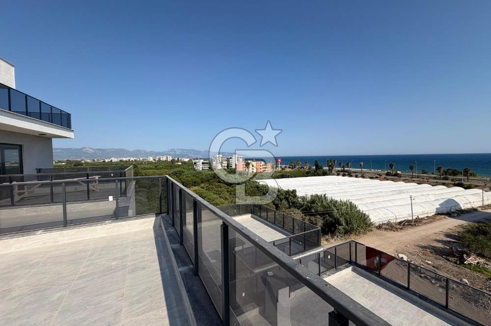 Finike'de Deniz/Havuz Manzaralı 1+1 Lüks Teraslı Daire