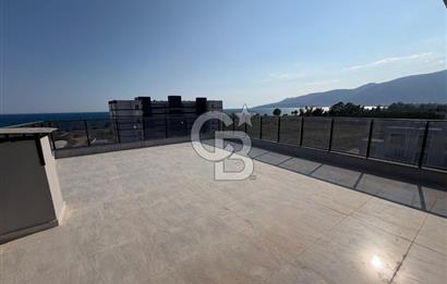 Finike'de Deniz/Havuz Manzaralı 1+1 Lüks Teraslı Daire