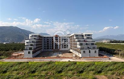Finike'de Deniz/Havuz Manzaralı 1+1 Lüks Teraslı Daire