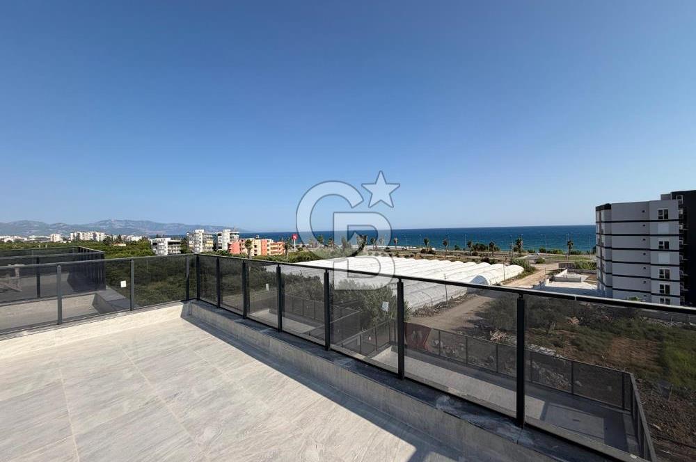 Finike'de Deniz/Havuz Manzaralı 1+1 Lüks Teraslı Daire