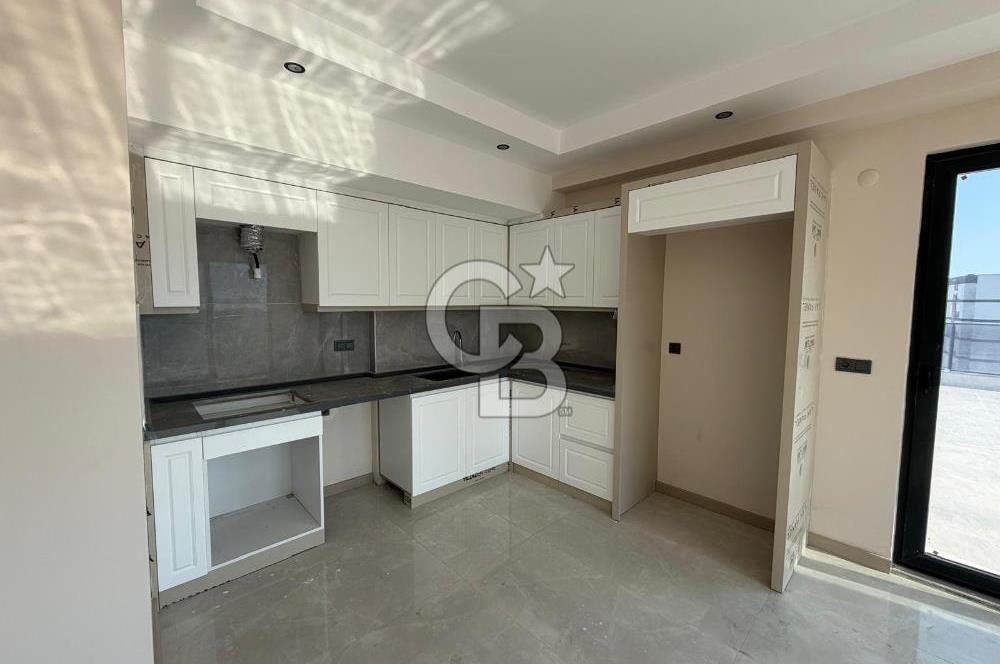 Finike'de Deniz/Havuz Manzaralı 1+1 Lüks Teraslı Daire