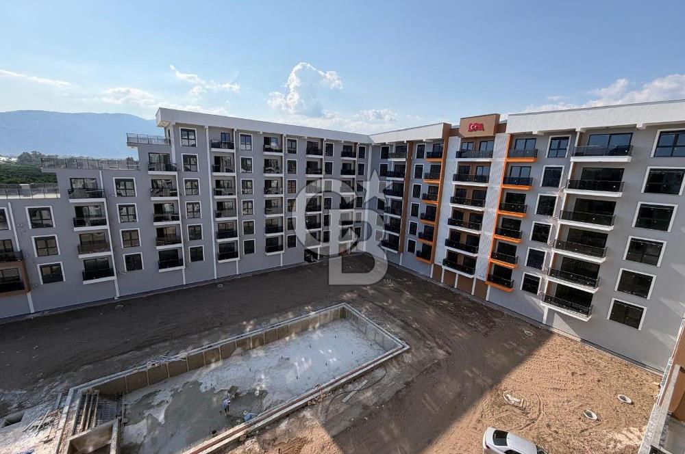 Finike'de Deniz/Havuz Manzaralı 1+1 Lüks Teraslı Daire