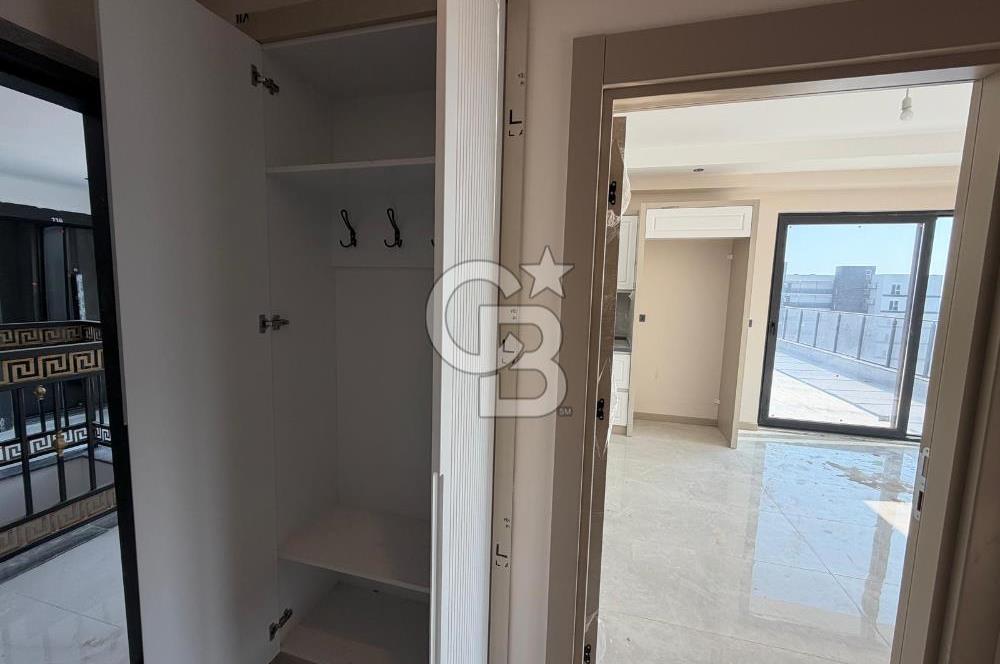 Finike'de Deniz/Havuz Manzaralı 1+1 Lüks Teraslı Daire
