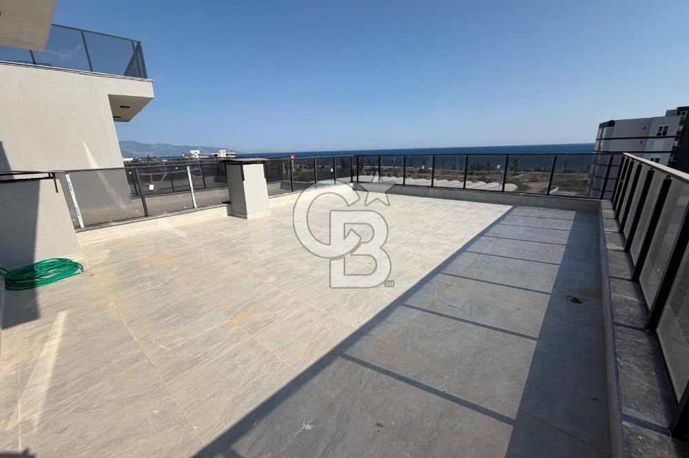 Finike'de Deniz/Havuz Manzaralı 1+1 Lüks Teraslı Daire