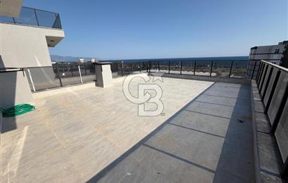 Finike'de Deniz/Havuz Manzaralı 1+1 Lüks Teraslı Daire