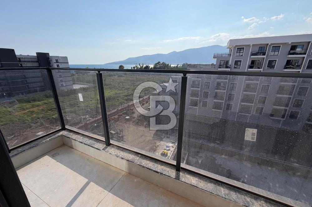 Finike'de Deniz/Havuz Manzaralı 1+1 Lüks Teraslı Daire