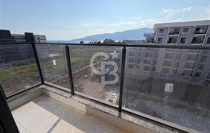 Finike'de Deniz/Havuz Manzaralı 1+1 Lüks Teraslı Daire